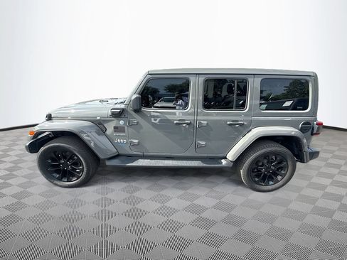 Used 2022 Jeep Wrangler Unlimited Sahara w/ Cold Weather Group AWD/4WD image 9