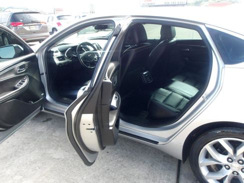 Used 2019 Chevrolet Impala Premier FWD image 15