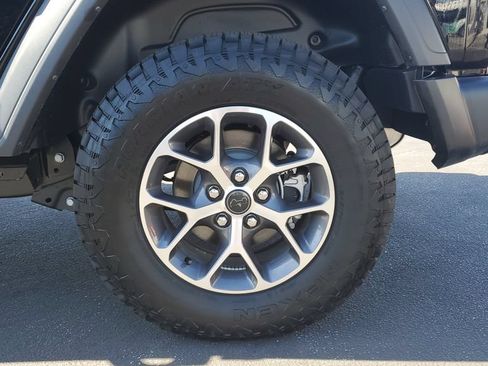 Used 2025 Jeep Wrangler Unlimited Sport AWD/4WD image 6