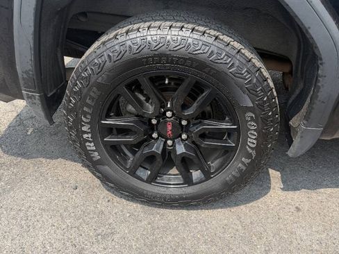 Used 2020 GMC Sierra 1500 Elevation w/ Elevation Value Package AWD/4WD image 18