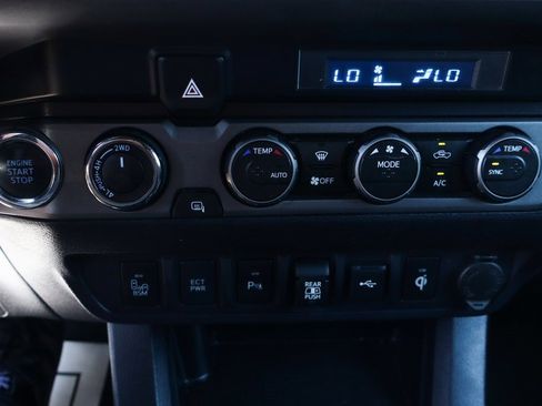 Used 2021 Toyota Tacoma TRD Off-Road w/ Technology Package image 28