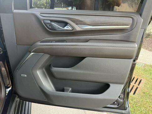 Used 2021 GMC Yukon Denali w/ Denali Premium Package AWD/4WD image 37