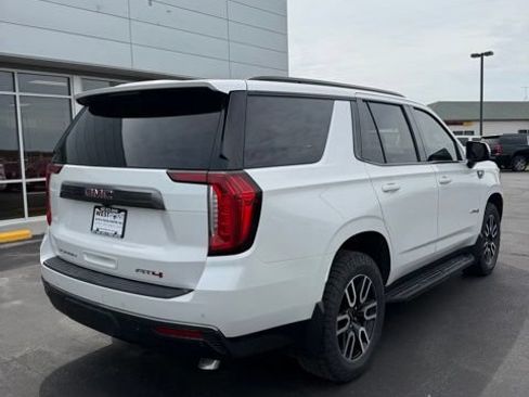 Used 2021 GMC Yukon AT4 w/ Rear Media and Nav Package AWD/4WD image 8