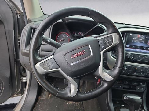 Used 2015 GMC Canyon SLT image 12