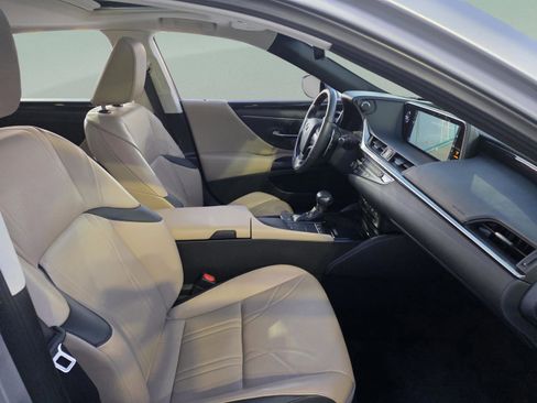 Used 2019 Lexus ES 350 image 30