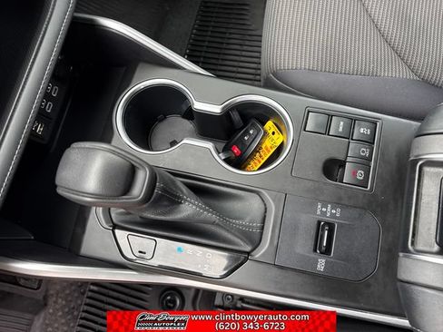 Used 2023 Toyota Highlander L FWD image 23
