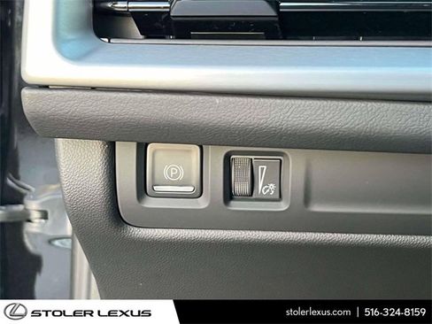 Used 2024 Cadillac XT4 Premium Luxury image 26