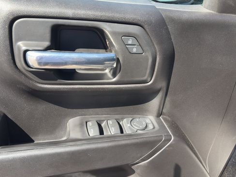 Used 2022 Chevrolet Silverado 1500 Custom AWD/4WD image 10