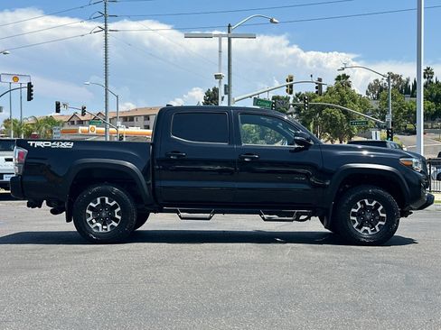 Used 2021 Toyota Tacoma TRD Off-Road w/ Technology Package AWD/4WD image 6