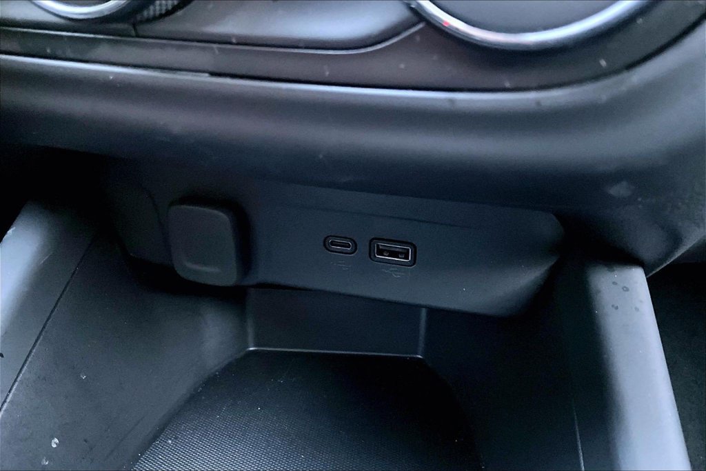Used 2025 Chevrolet Trax LS w/ LS Convenience Package FWD image 26