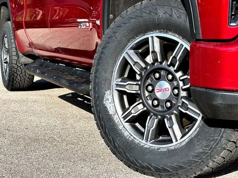 Used 2024 GMC Sierra 1500 AT4 w/ Technology Package AWD/4WD image 9