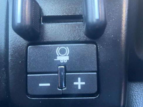 Used 2020 Chevrolet Suburban LT w/ Luxury Package image 14