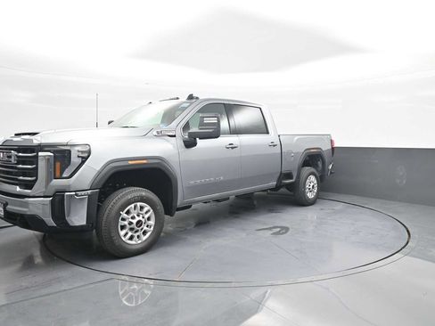 New 2026 GMC Sierra 2500 SLE w/ SLE Value Package; AWD/4WD image 4