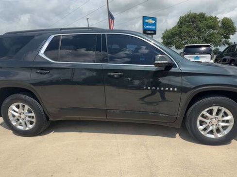 Used 2021 Chevrolet Traverse LT FWD image 9
