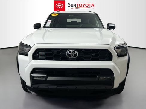 Used 2025 Toyota 4Runner TRD Off-Road Premium AWD/4WD image 10