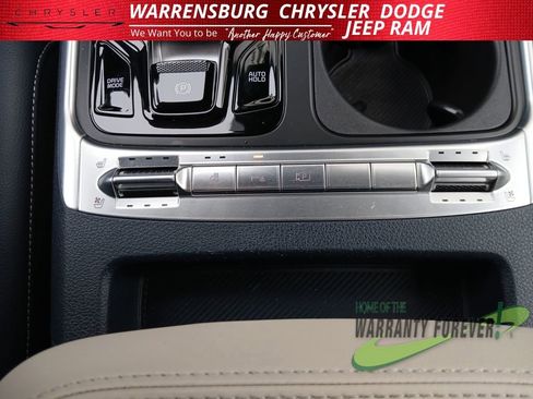 Used 2025 Kia Carnival SX Prestige image 35