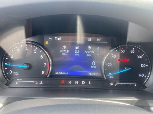 Used 2023 Ford Explorer XLT w/ Equipment Group 202A AWD/4WD image 9