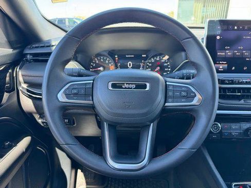 Used 2024 Jeep Compass Trailhawk AWD/4WD image 18