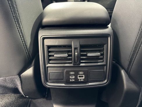 Used 2025 Subaru Forester Premium AWD/4WD image 37