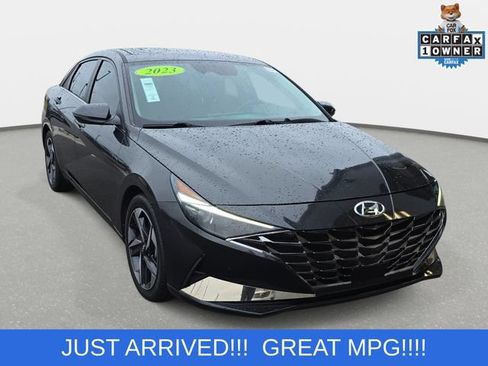 Used 2023 Hyundai Elantra Limited FWD image 3