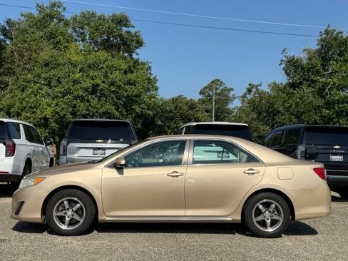 Used 2012 Toyota Camry LE FWD image 7