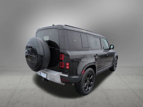 Used 2025 Land Rover Defender 110 S image 6