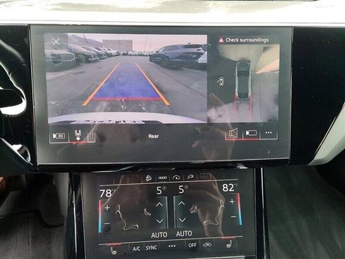 Used 2023 Audi e-tron Premium w/ Convenience Plus Package image 22