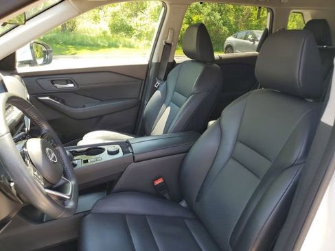 Used 2023 Nissan Rogue SV w/ SV Premium B Package AWD/4WD image 5