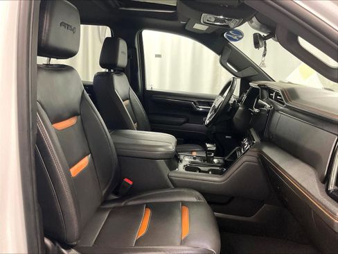 Used 2024 GMC Sierra 1500 AT4 w/ Technology Package image 11