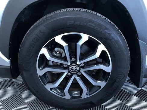 Certified 2024 Toyota Corolla Cross SE image 16