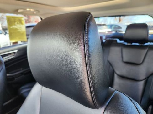 Used 2022 Ford Edge Titanium AWD/4WD image 13