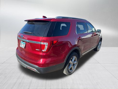 Used 2016 Ford Explorer XLT w/ Equipment Group 202A AWD/4WD image 5