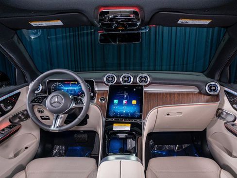 Certified 2026 Mercedes-Benz GLC 300 image 26