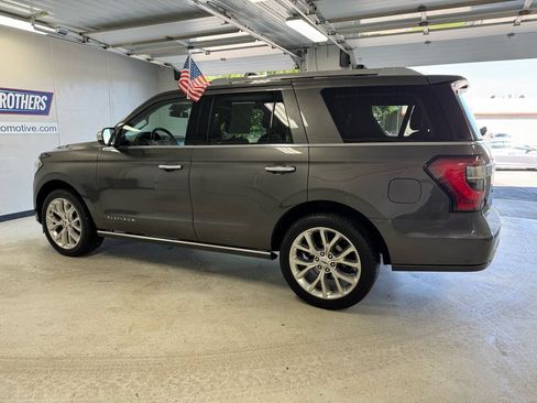 Used 2019 Ford Expedition Platinum AWD/4WD image 3