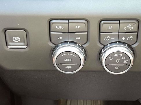 Used 2025 GMC Sierra 2500 Denali Ultimate AWD/4WD image 31