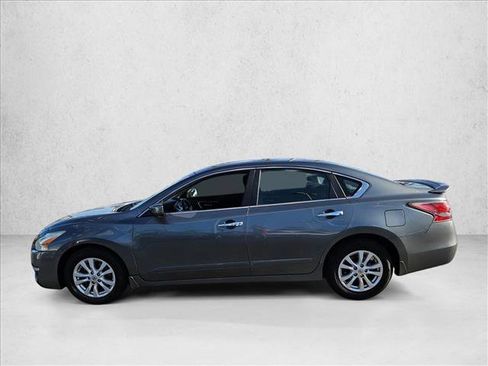 Used 2014 Nissan Altima 2.5 S w/ Sport Value Package image 7