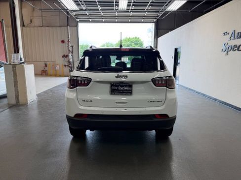 Used 2025 Jeep Compass Limited AWD/4WD image 3