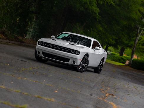 Used 2018 Dodge Challenger SXT Plus RWD image 22