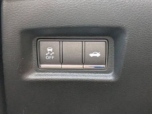 Used 2018 INFINITI Q60 3.0t Luxe image 11