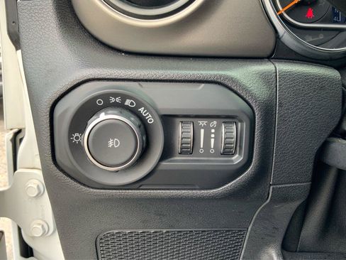 Used 2021 Jeep Wrangler Unlimited Sport AWD/4WD image 17