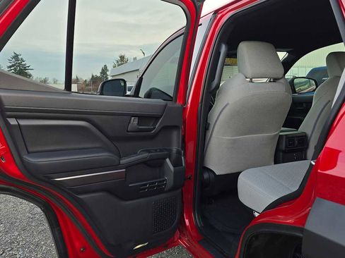 Certified 2025 Toyota 4Runner SR5 image 19