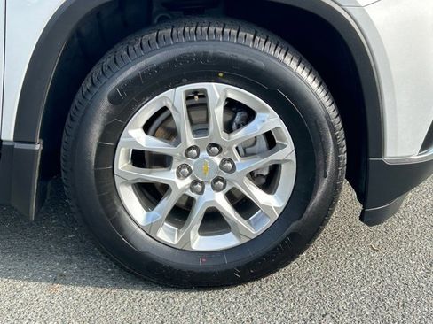 Used 2020 Chevrolet Traverse LT w/ Driver Confidence II Package image 23