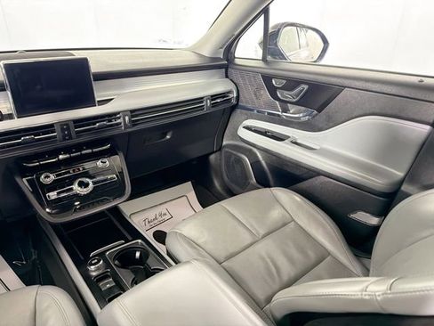 Used 2020 Lincoln Corsair AWD w/ Premium Package image 23