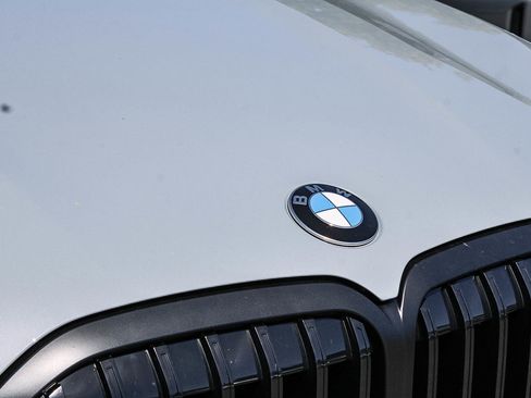 New 2027 BMW X7 xDrive40i w/ M Sport Package AWD/4WD image 9
