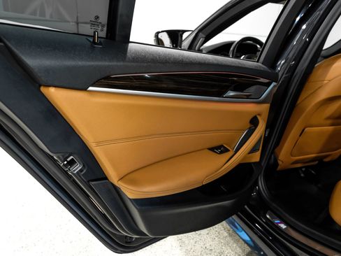 Used 2019 BMW 540i w/ M Sport Package image 59