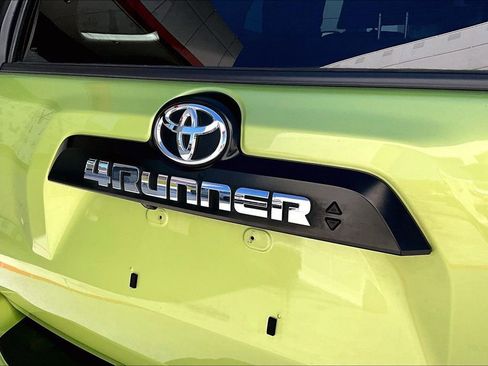 Certified 2023 Toyota 4Runner TRD Off-Road Premium w/ Off Road Premium Plus Package AWD/4WD image 25