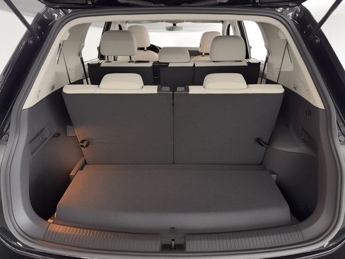 Used 2019 Volkswagen Tiguan SE FWD image 13