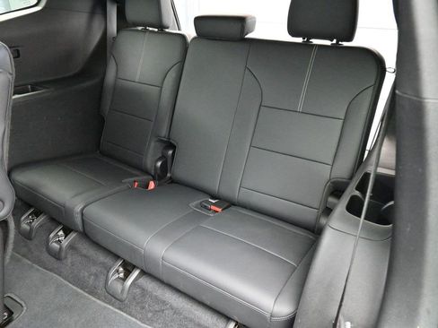Used 2024 GMC Acadia Elevation w/ Luxury Package FWD image 31