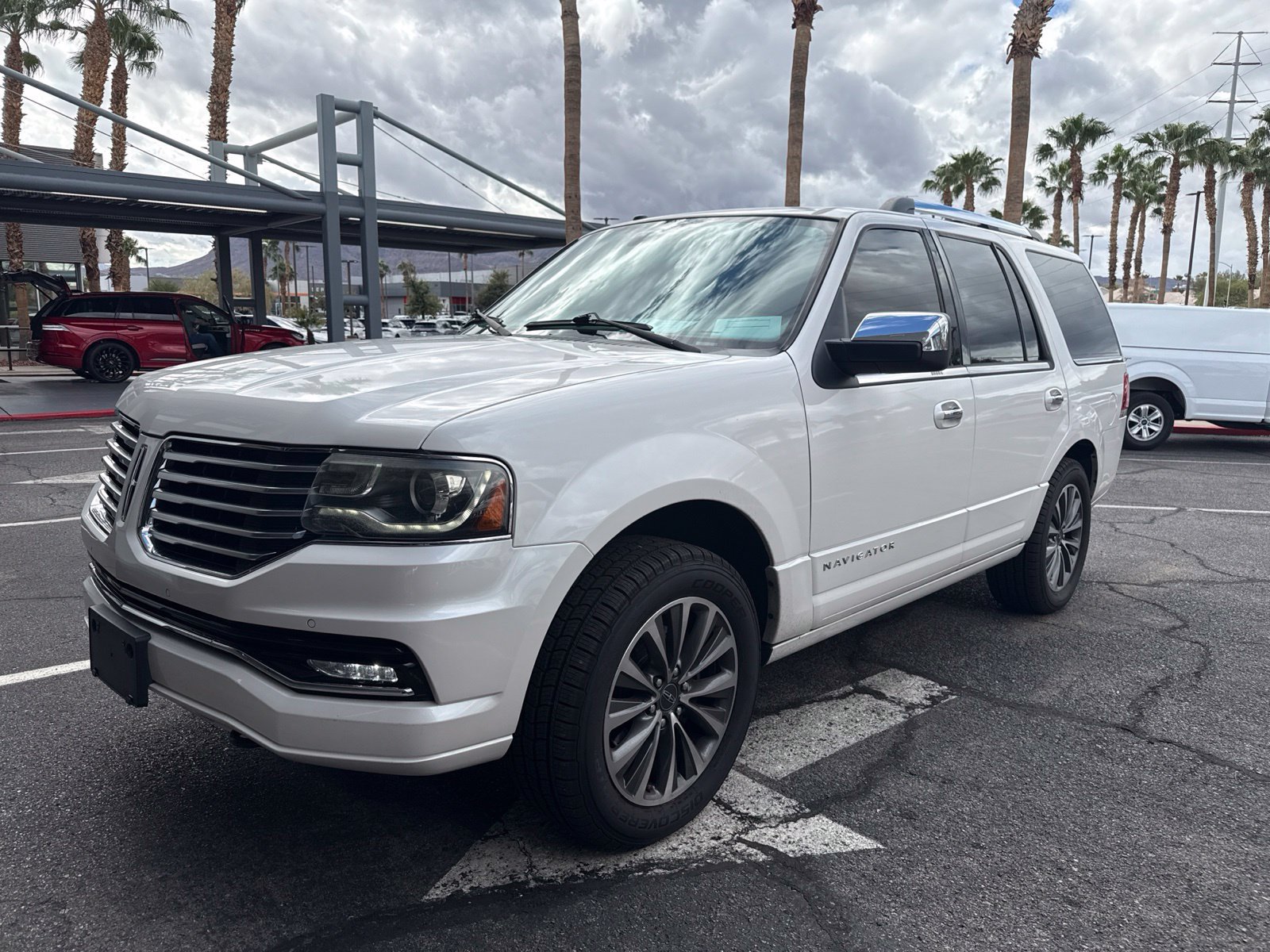 Used 2015 Lincoln Navigator 2WD image 1