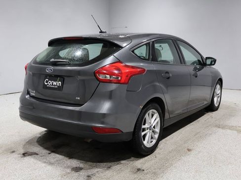 Used 2018 Ford Focus SE w/ Cold Weather Package image 2